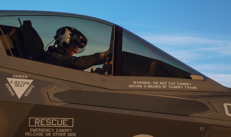 Illustration for article titled F-35B Passes Shipboard Night Flying Phase During Operational Trials